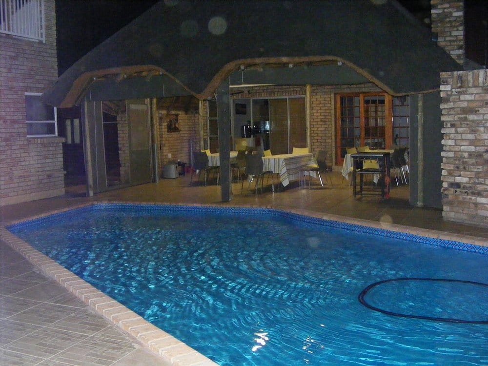 Heerengracht Guesthouse in Kimberley swimming-pool